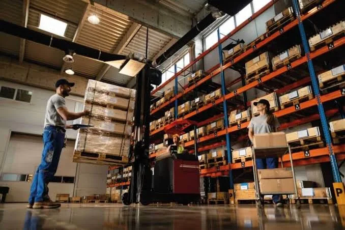 Servicios industriales para almacenes